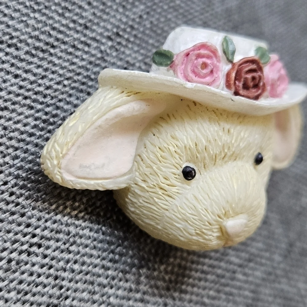 VINTAGE Bunny Rabbit Flower Bonnet Spring Brooch Pin Easter